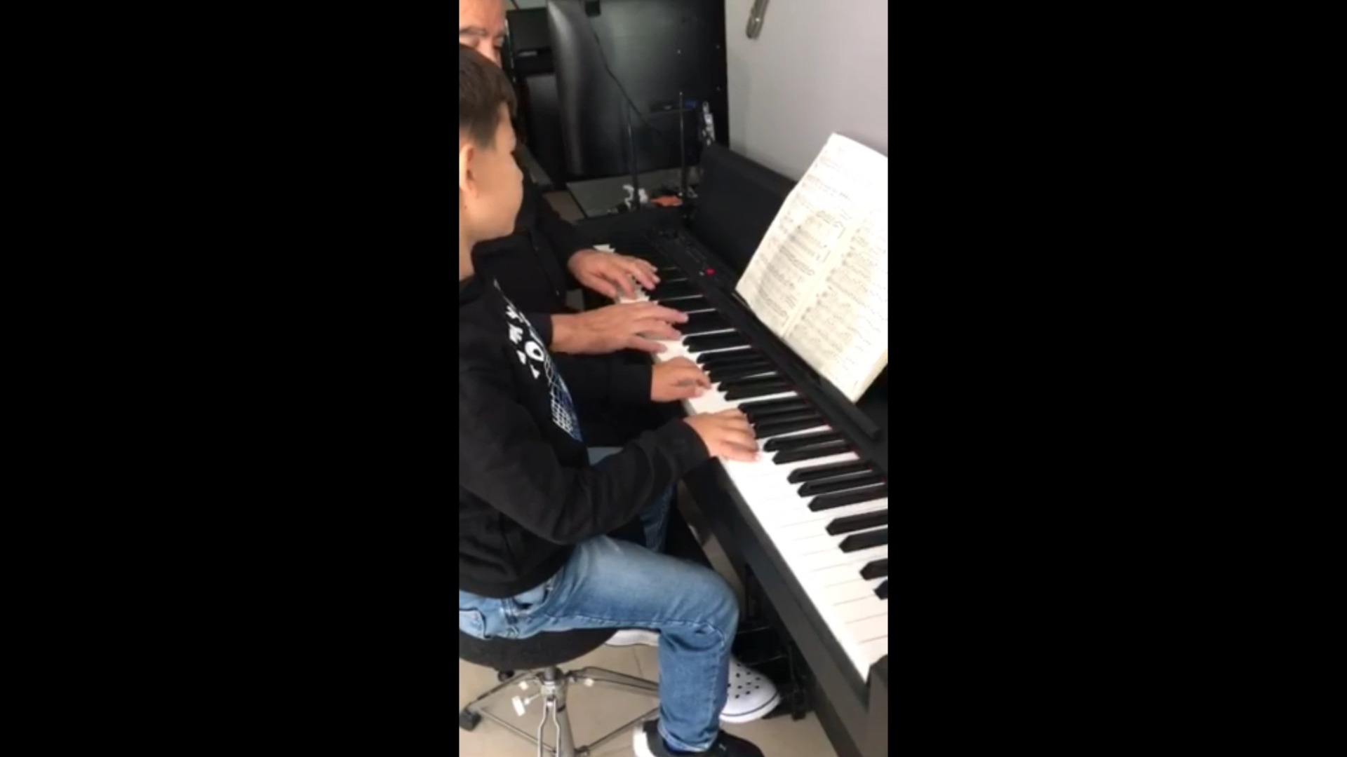 MÜZİK ALETİ ÇALAN ÇOCUKLARDAKİ ZEKÂ GELİŞİMİ