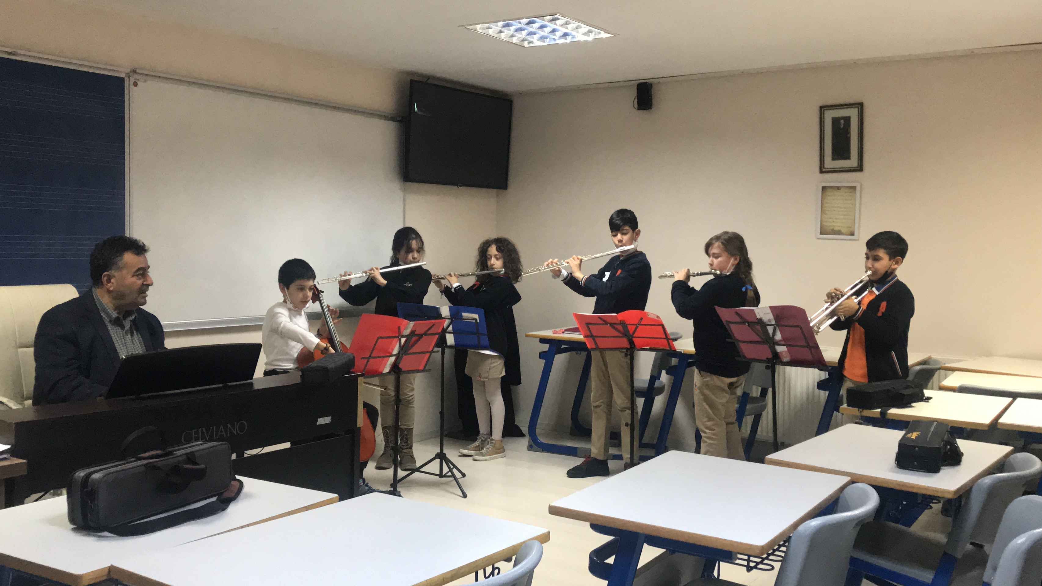 PİYANO ÇALMAK ZOR MUDUR?